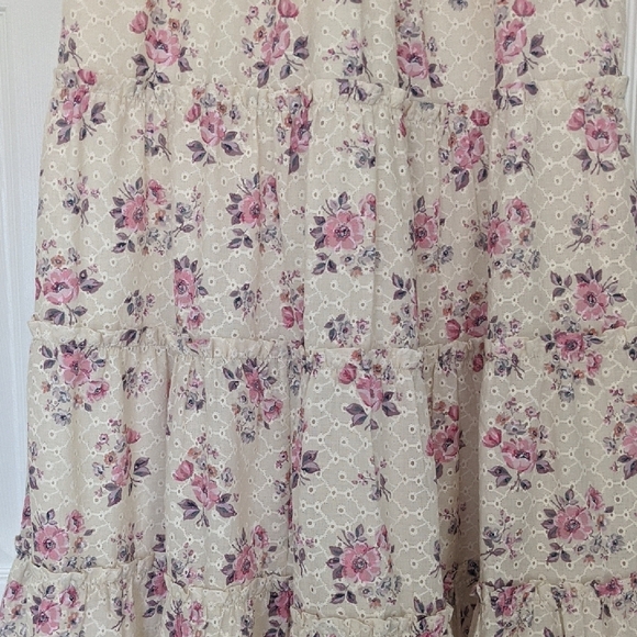 Elegant Floral A-Line Skirt in Cream and Purple - Picture 4 of 13